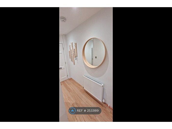 2 Bedroom Flat To Rent In Tudor House, London, E9