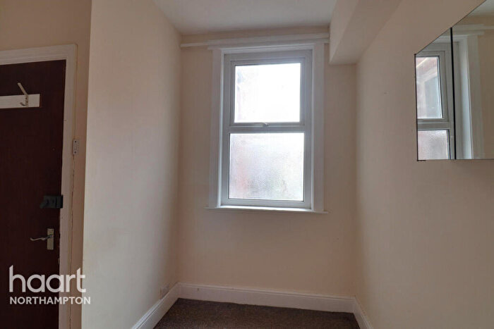 1 Bedroom Flat To Rent In Abington Avenue, Northampton, NN1