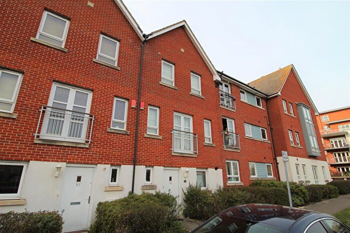 4 Bedroom Town House To Rent In Newfoundland Drive, Poole, BH15