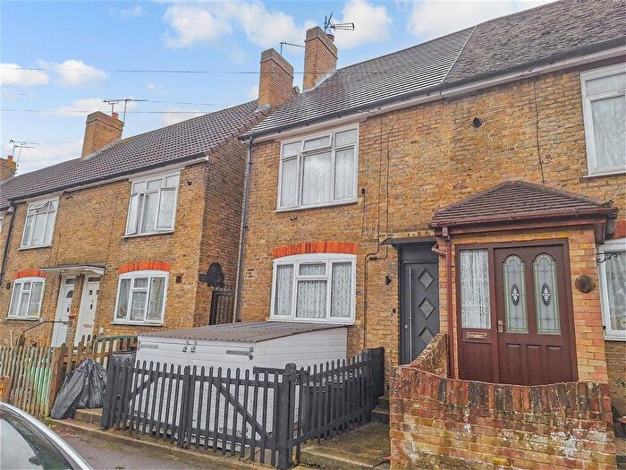2 Bedroom End Of Terrace House For Sale In Beatty Avenue, Gillingham, Kent, ME7