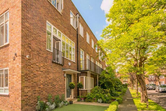 5 Bedroom House To Rent In Middlefield, St Johns Wood, NW8