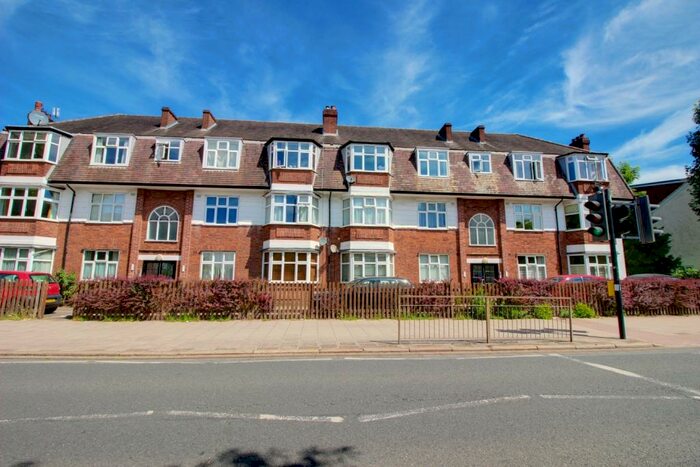 2 Bedroom Ground Flat To Rent In Sherwood Hall, East End Road, London, N2
