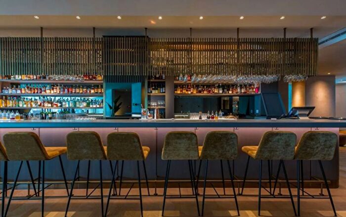 2 Bedroom Flat To Rent In Manhattan Loft Apartments, E20