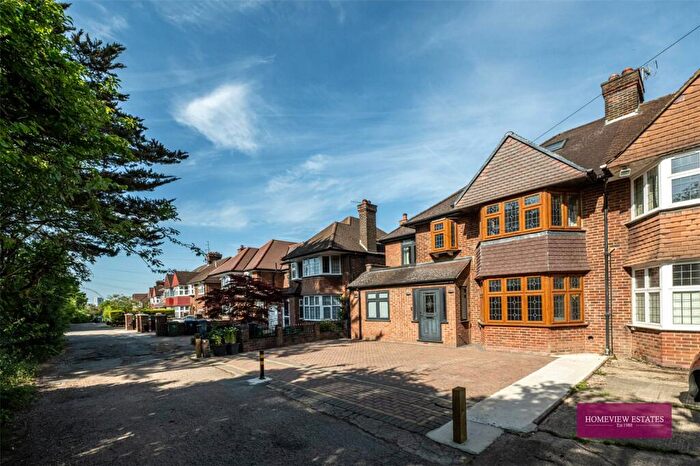 6 Bedroom House To Rent In Salmon Street, London, NW9