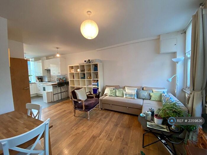 2 Bedroom Flat To Rent In Whitecross Street, London, EC1Y