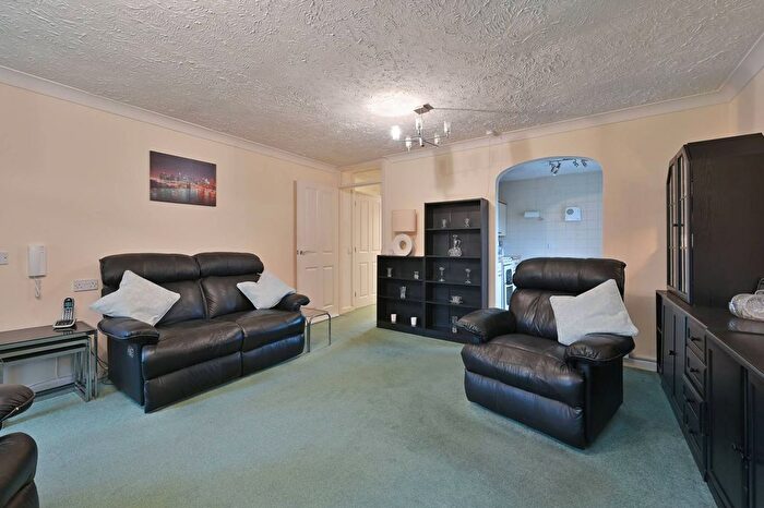 2 Bedroom Flat For Sale In Meadowcroft, High Street, Bushey, WD23
