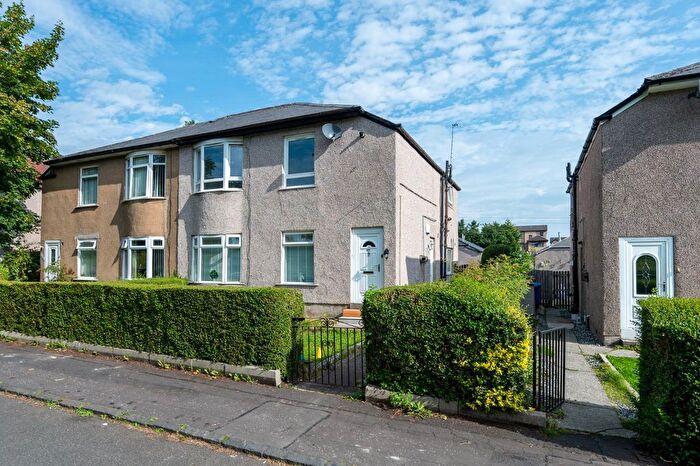 3 Bedroom Flat To Rent In Kingsheath Avenue, Kingspark, Glasgow, G73