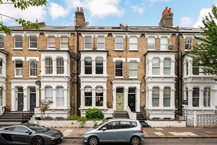 2 Bedroom Flat To Rent In Netherwood Road, West Kensington, W14