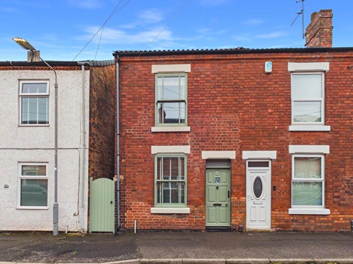 3 Bedroom Semi Detached House For Sale In Chatsworth Avenue, Carlton, Nottingham, NG4
