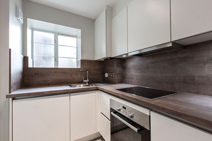 2 Bedroom Flat To Rent In Coles Green Road, London, NW2