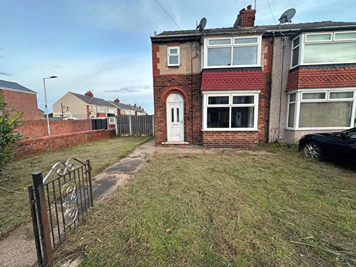 3 Bedroom Semi-Detached House For Sale In Wivelsfield Road, Balby, Doncaster, DN4