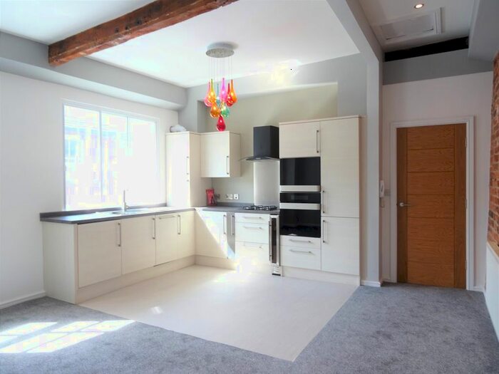 2 Bedroom Flat To Rent In Cheapside, Wakefield, WF1