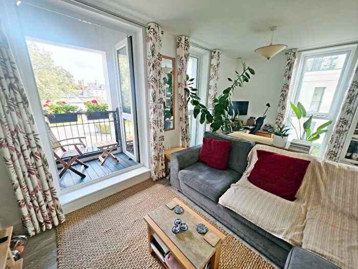 1 Bedroom Apartment For Sale In Hawthorne Court, West Cliff Road, Bournemouth, BH2