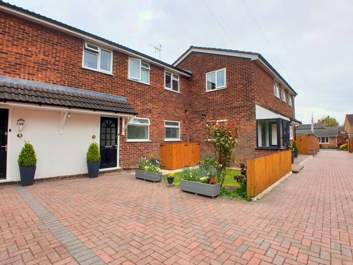 2 Bedroom Maisonette To Rent In Middleton Road, Kings Heath, Birmingham, B14