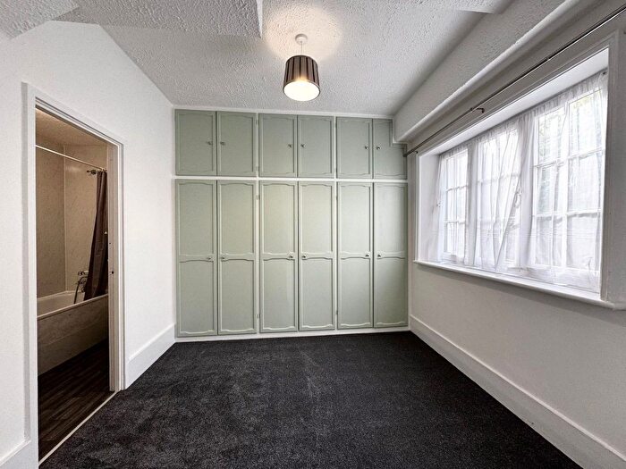 1 Bedroom Flat To Rent In Sedgemoor Place, London, SE5