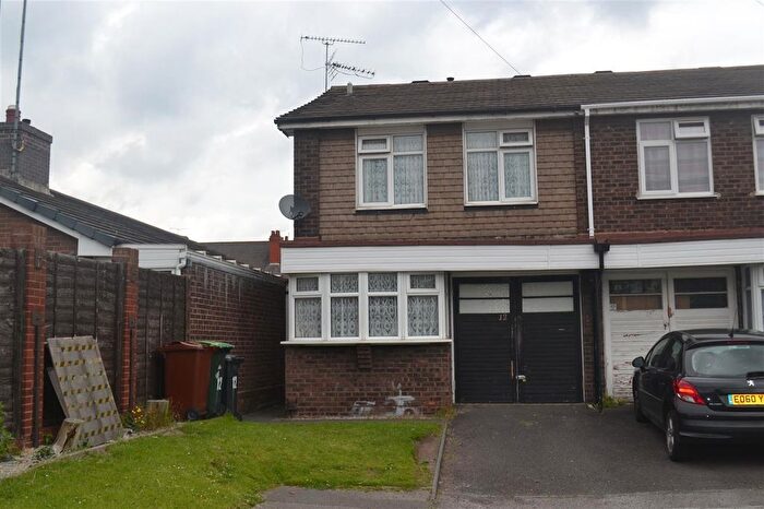 3 Bedroom Detached House To Rent In Primley Close, Walsall, WS2