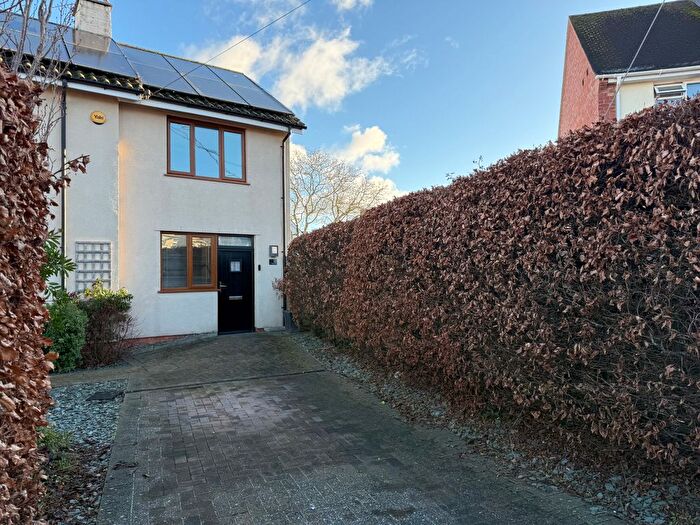 2 Bedroom Property To Rent In Jeffreys Way, Taunton, TA1