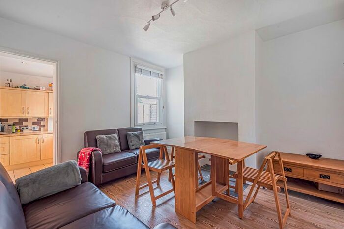 4 Bedroom Semi-Detached House To Rent In Manor Road, Guildford GU2