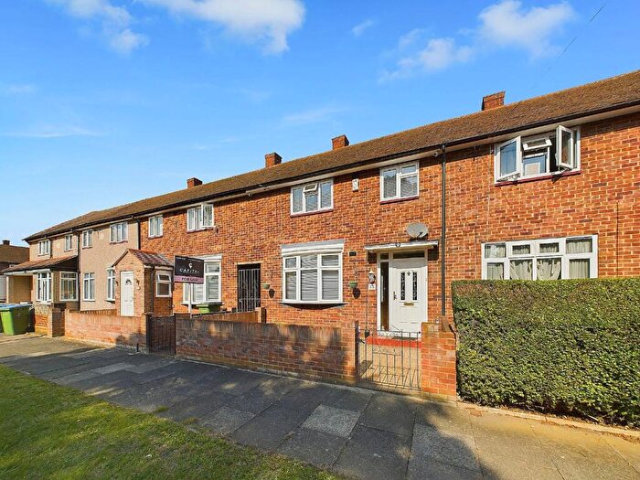 3 Bedroom Terraced House For Sale In Rainham Close, London, Greater London, SE9