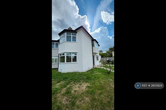 3 Bedroom Semi-Detached House To Rent In Upland Grove, Leeds, LS8