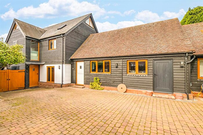 5 Bedroom Detached House For Sale In Chestnut Farm, Henlow, SG16