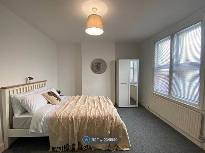 4 Bedroom Terraced House To Rent In Glen Park, Eastville, Bristol, BS5