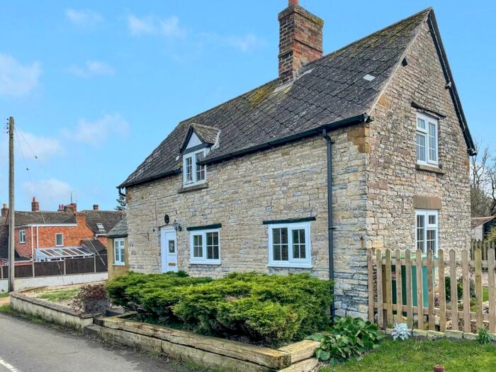2 Bedroom Cottage For Sale In Church Lane, Ettington, Stratford-upon-Avon, CV37