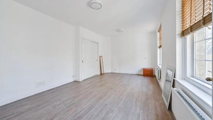 Studio To Rent In Harrowby Street, Marylebone, London, W1H