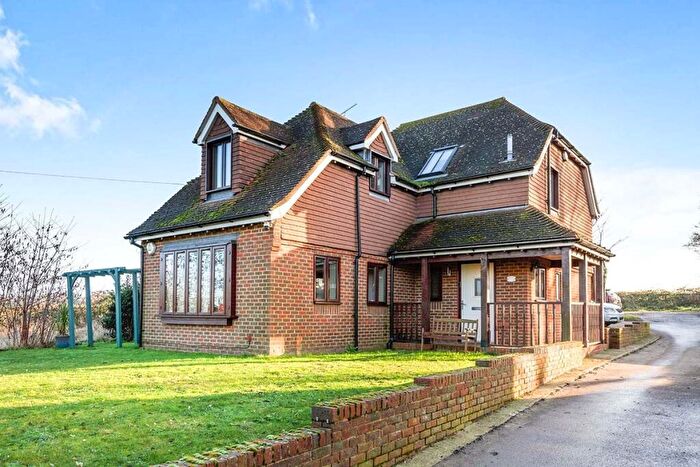3 Bedroom Detached House To Rent In Hook Green Road, Southfleet, Gravesend, Kent, DA13