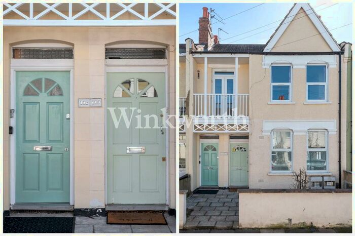 3 Bedroom Apartment To Rent In Sirdar Road, London, N22