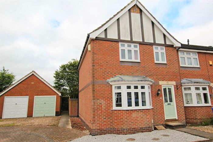 3 Bedroom House To Rent In Carlton Rise, Beverley, HU17