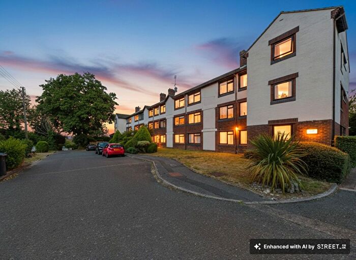 2 Bedroom Flat To Rent In Highmoor, Amersham, HP7