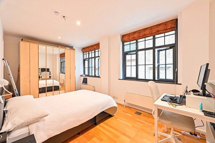 Studio To Rent In Ludgate Square, City, London, EC4M