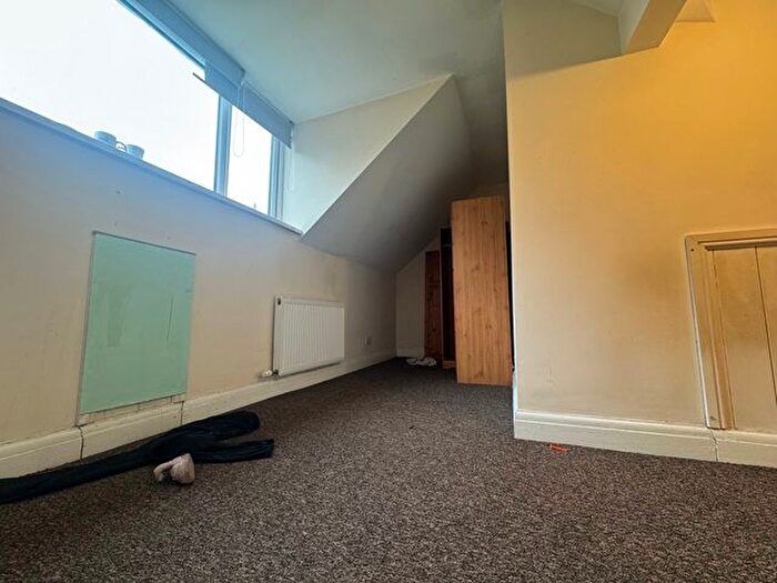 3 Bedroom Flat To Rent In Nethershire Lane, Sheffield, S5