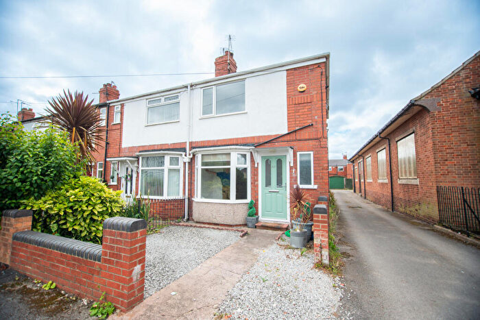 2 Bedroom End Of Terrace House To Rent In Louis Drive, HU5