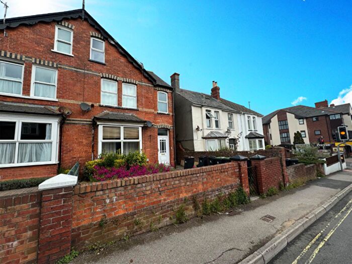 1 Bedroom Apartment To Rent In Abbotsbury Road, Weymouth, DT4