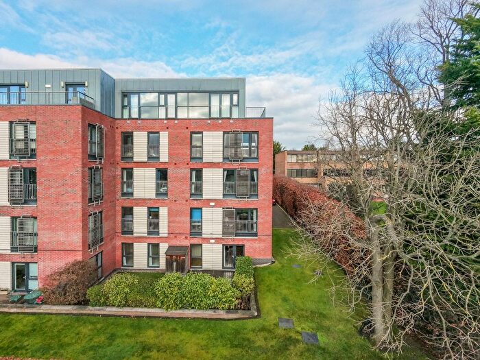 3 Bedroom Flat For Sale In / Fettes Rise, Fettes, Edinburgh, EH4
