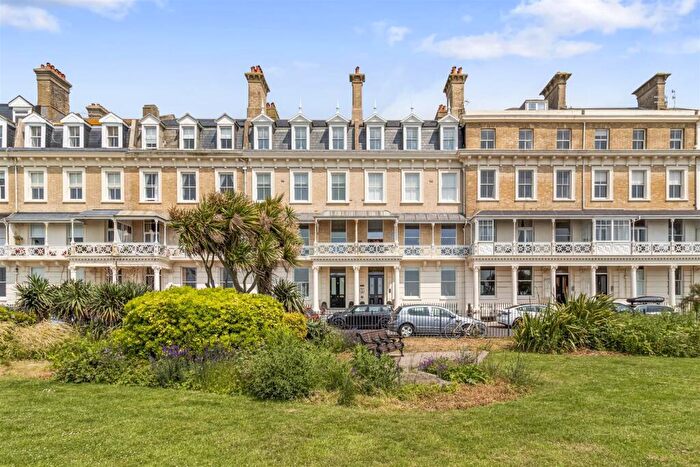2 Bedroom Flat For Sale In Heene Terrace, Worthing, BN11