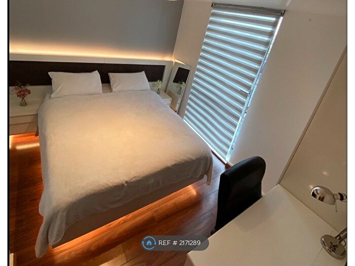 1 Bedroom Flat To Rent In Burgoyne House, Brentford, TW8