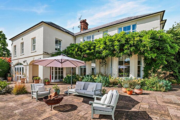 6 Bedroom Semi-Detached House For Sale In Winkfield Row, Winkfield Row, Bracknell, RG42