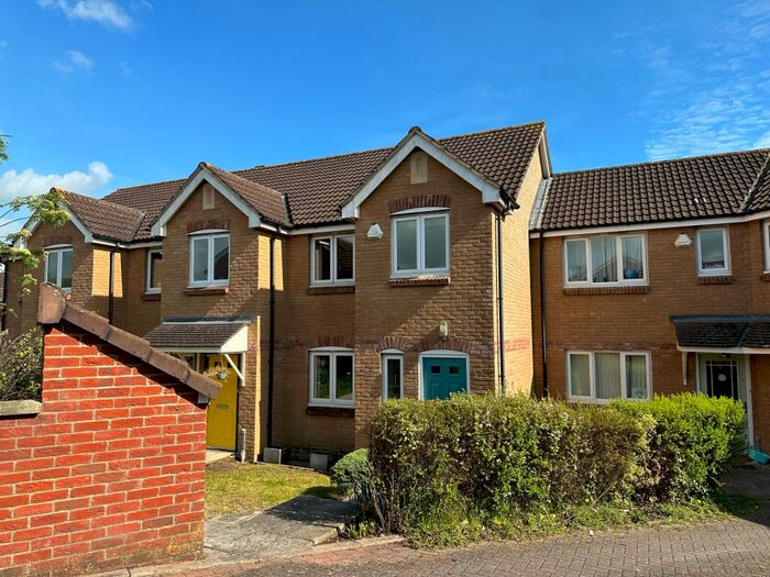 3 Bedroom Terraced House To Rent In Beechfields, Taunton, TA1