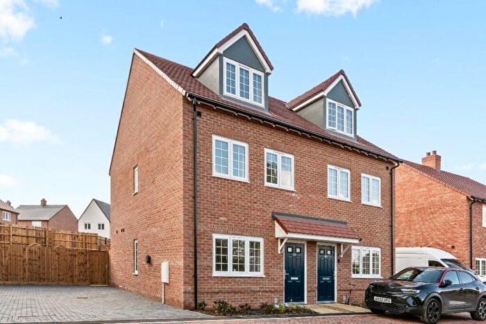 3 Bedroom Semi-Detached House To Rent In Bridle Crescent, Braintree, Essex, CM7