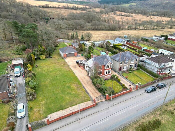 3 Bedroom Detached House For Sale In Dulais Road, Seven Sisters, Neath