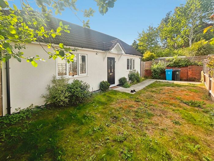 1 Bedroom Bungalow For Sale In Valley Walk, Maidenhead, Windsor And Maidenhead, SL6