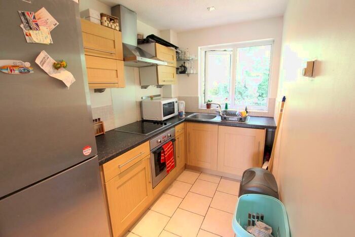 1 Bedroom Maisonette To Rent In Goldsworth Park, GU21