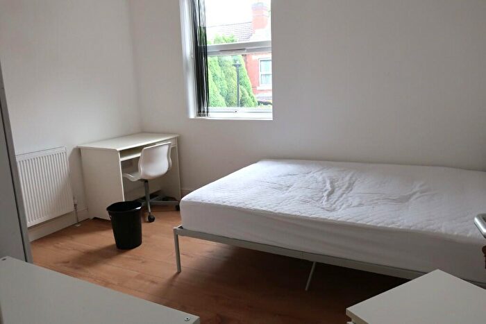 5 Bedroom Terraced House To Rent In Florence Buildings, Birmingham, B29