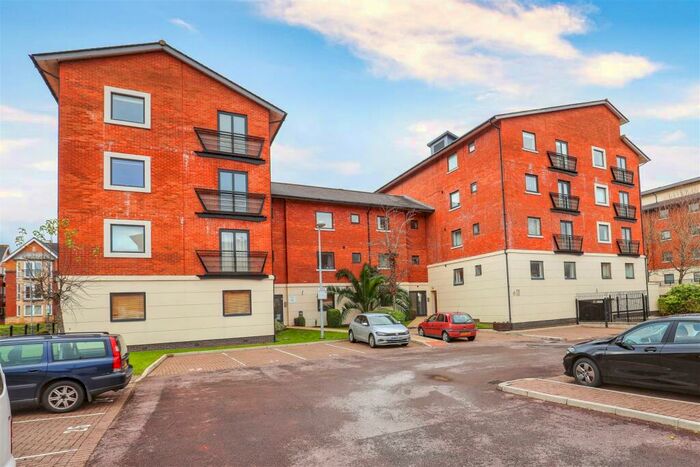 2 Bedroom Flat To Rent In Henke Court, Cardiff Bay, Cardiff, CF10
