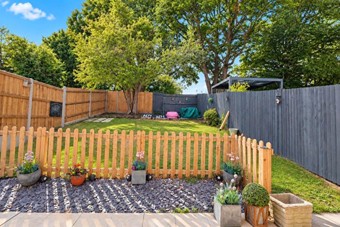3 Bedroom Semi Detached House For Sale In Nicklaus Drive, Walderslade, ME5