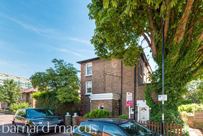 3 Bedroom Flat To Rent In Arden Road, Ealing, W13
