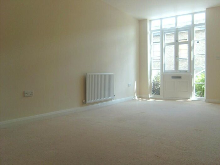 1 Bedroom Flat To Rent In Pavilion Way, Gosport, Hampshire, PO12